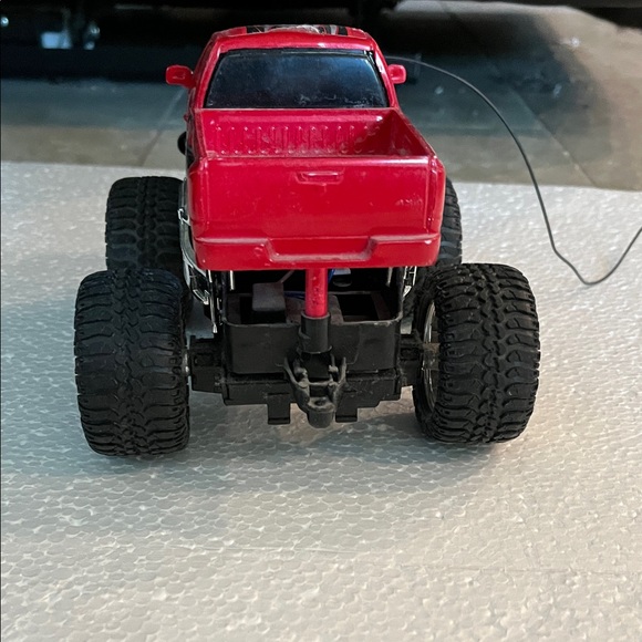 🚗 Remote Control Car Set - Yellow, Red, Gray - Picture 11 of 16